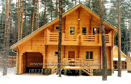 Уютный деревянный дом с балконом